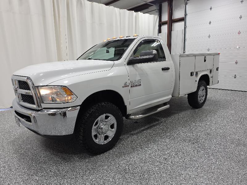 RAM 3500 Tradesman 4x4 Reg Cab 8' Box 2017