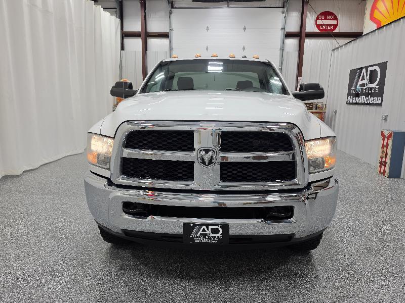 RAM 3500 Tradesman 4x4 Reg Cab 8' Box 2017