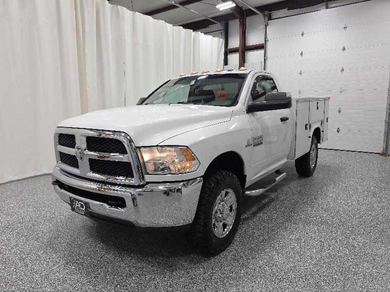 RAM 3500 Tradesman 4x4 Reg Cab 8' Box 2017