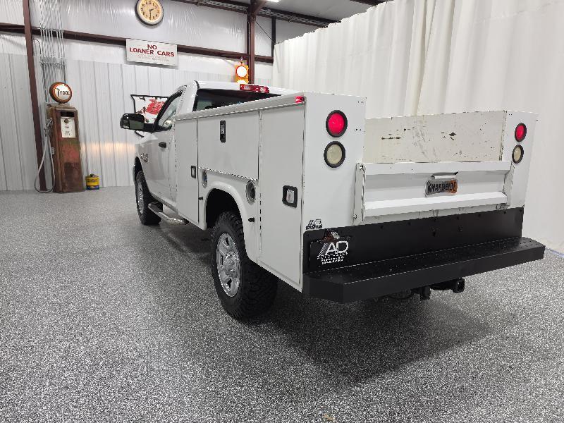 RAM 3500 Tradesman 4x4 Reg Cab 8' Box 2017