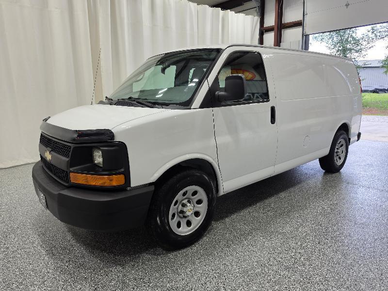 Chevrolet Express Cargo Van RWD 1500 135" 2014