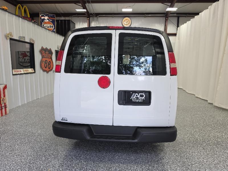Chevrolet Express Cargo Van RWD 1500 135" 2014