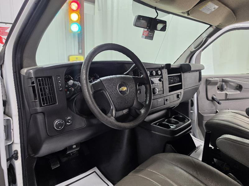 Chevrolet Express Cargo Van RWD 1500 135" 2014