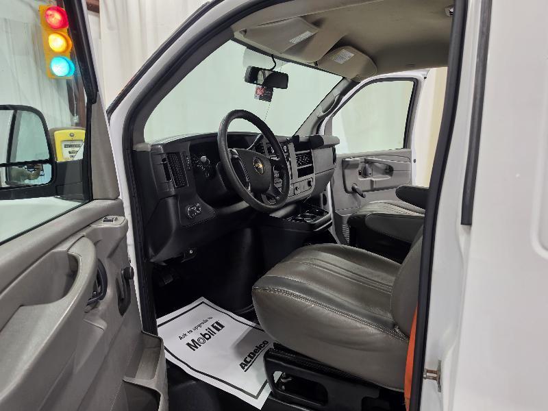Chevrolet Express Cargo Van RWD 1500 135" 2014