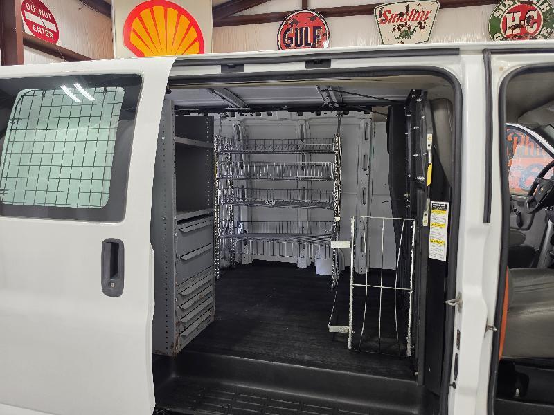 Chevrolet Express Cargo Van RWD 1500 135" 2014