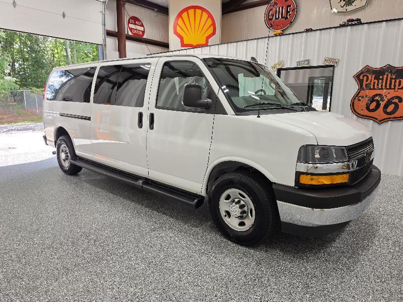 Chevrolet Express Passenger RWD 3500 155" LT 2019