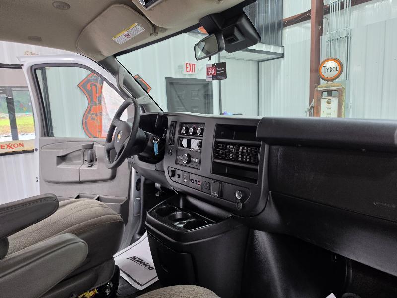 Chevrolet Express Passenger RWD 3500 155" LT 2019