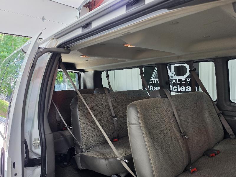 Chevrolet Express Passenger RWD 3500 155" LT 2019