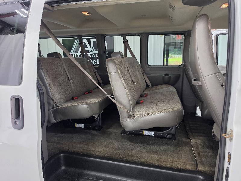 Chevrolet Express Passenger RWD 3500 155" LT 2019
