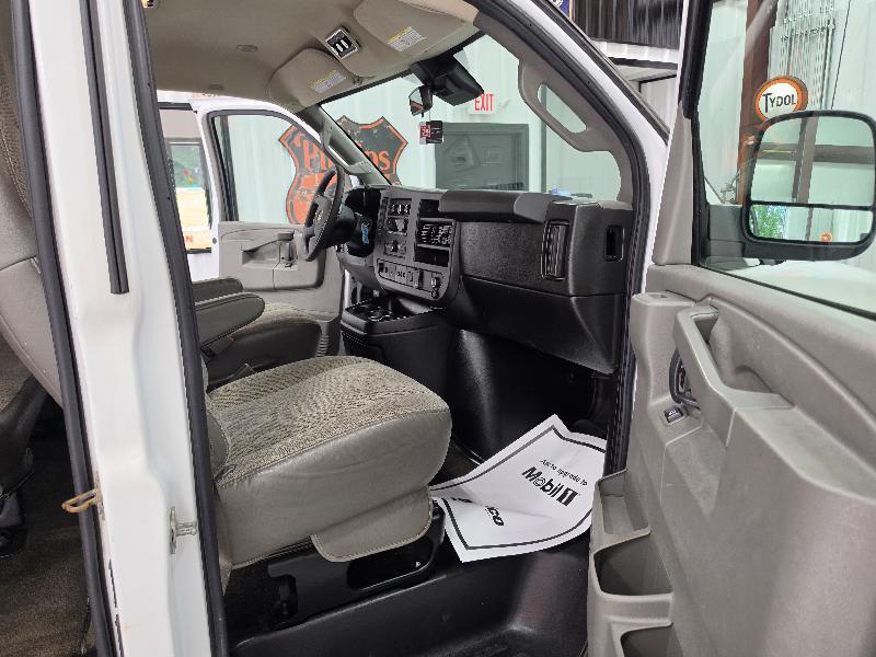 Chevrolet Express Passenger RWD 3500 155" LT 2019
