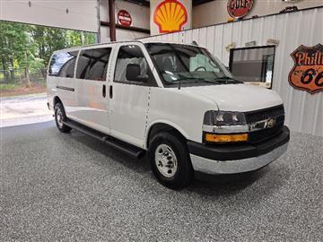 2019 Chevrolet Express Passenger RWD 3500 155" LT
