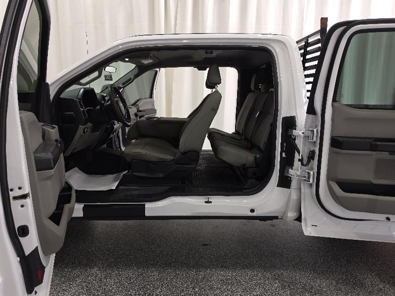 Ford Super Duty F-350 DRW 4WD SuperCab 158" XL 2020