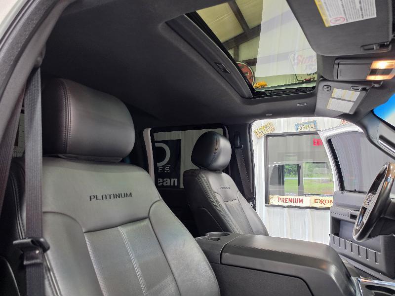 Ford Super Duty F-350 DRW 4WD Crew Cab 172" Platinum 2015