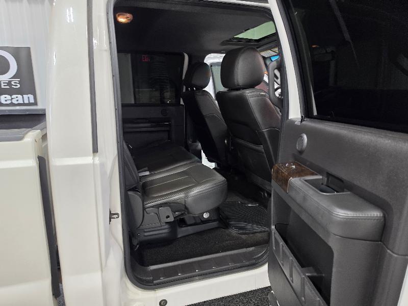 Ford Super Duty F-350 DRW 4WD Crew Cab 172" Platinum 2015
