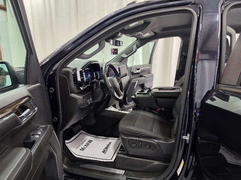 Chevrolet Silverado 1500 4WD Crew Cab 147" LT w/2FL 2024