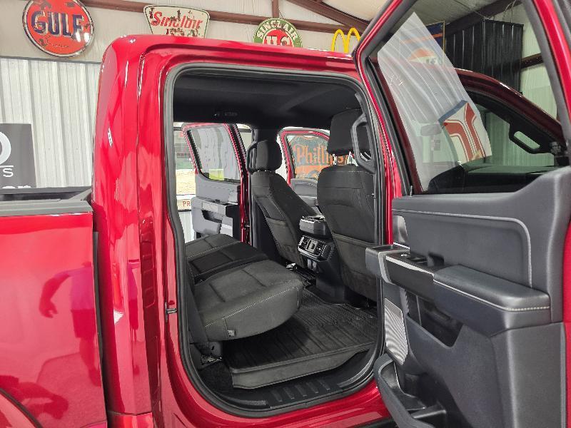 Ford F-150 4WD SuperCrew 145" XLT 2022