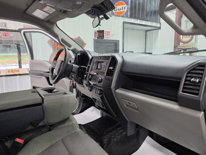 Ford Super Duty F-250 SRW XL 4WD Crew Cab 8' Box 2022