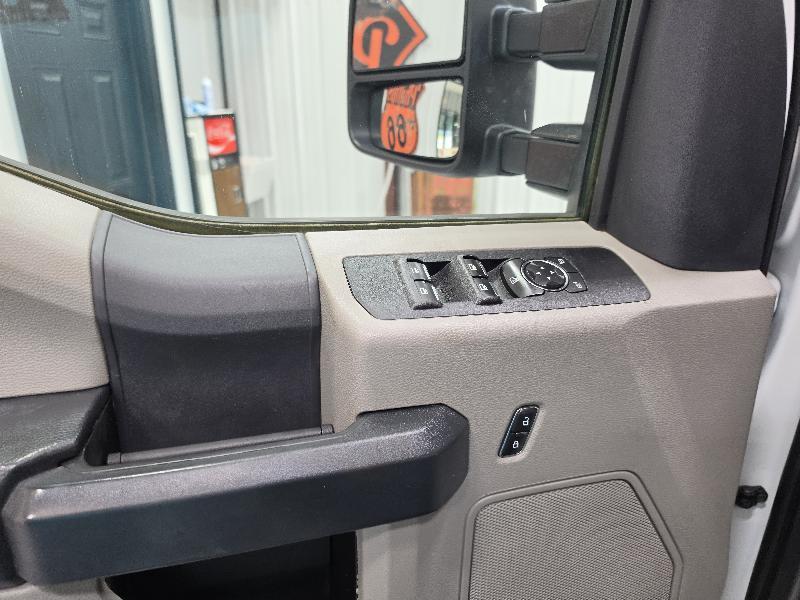 Ford Super Duty F-250 SRW XL 4WD Crew Cab 8' Box 2022