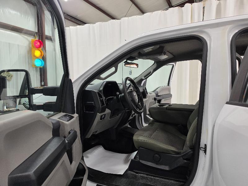 Ford Super Duty F-250 SRW XL 4WD Crew Cab 8' Box 2022