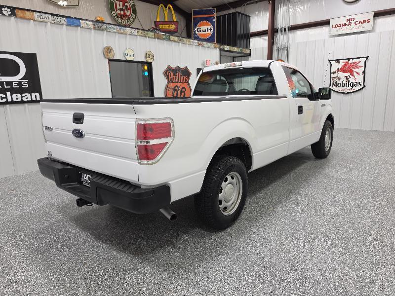 Ford F-150 2WD Reg Cab 126" STX 2014