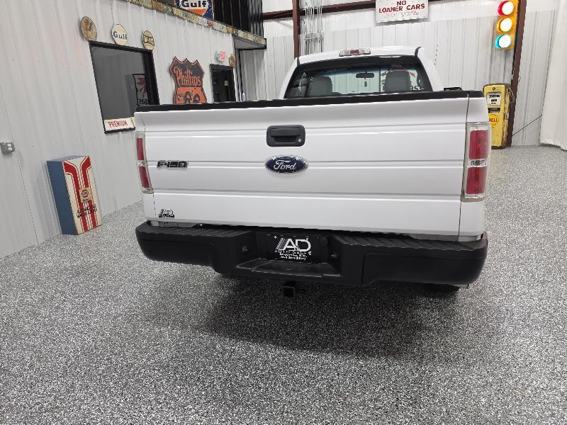Ford F-150 2WD Reg Cab 126" STX 2014
