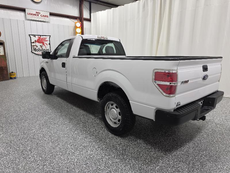 Ford F-150 2WD Reg Cab 126" STX 2014