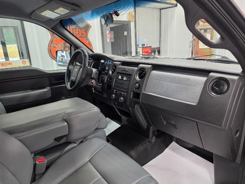 Ford F-150 2WD Reg Cab 126" STX 2014