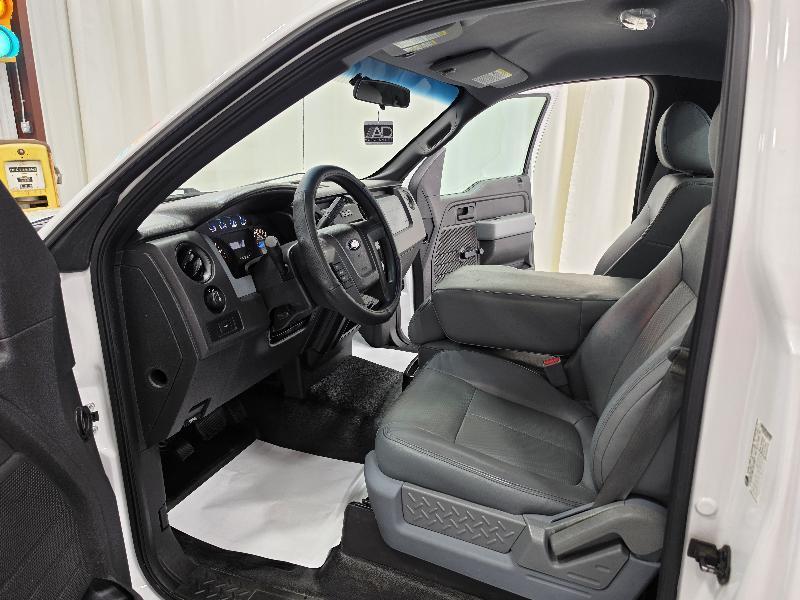 Ford F-150 2WD Reg Cab 126" STX 2014