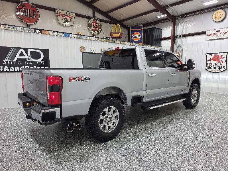 Ford Super Duty F-250 SRW King Ranch 4WD Crew Cab 8' Box 2023