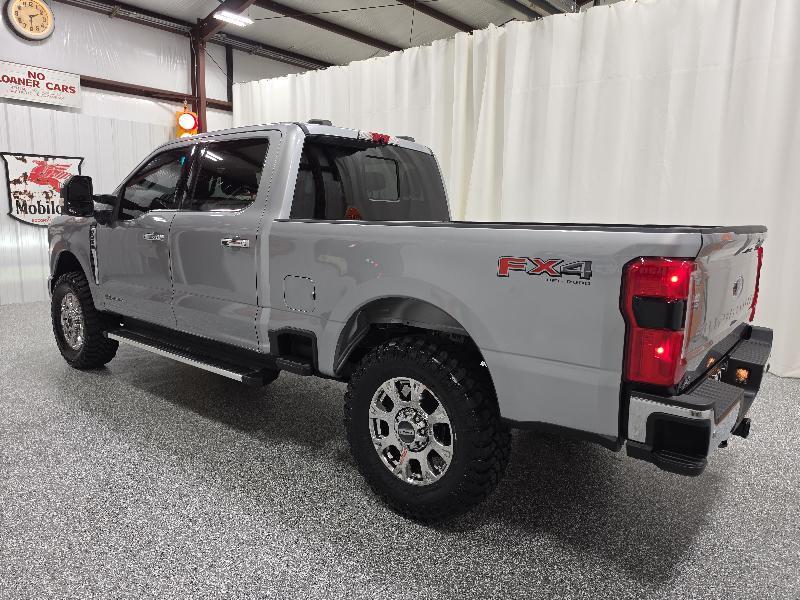 Ford Super Duty F-250 SRW King Ranch 4WD Crew Cab 8' Box 2023