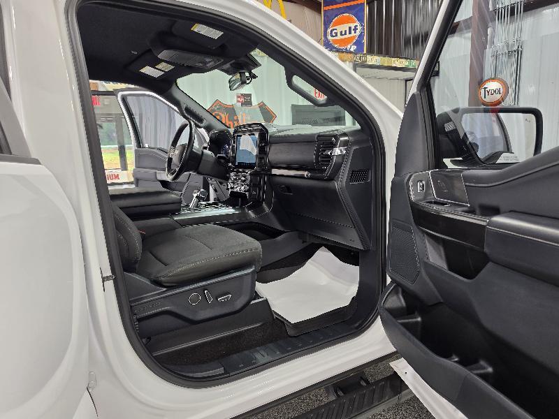 Ford F-150 4WD SuperCrew 145" XLT 2021