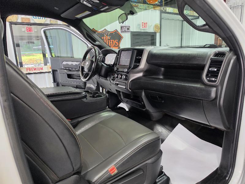 RAM 2500 Tradesman 4x4 Reg Cab 8' Box 2022