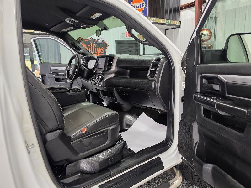 RAM 2500 Tradesman 4x4 Reg Cab 8' Box 2022