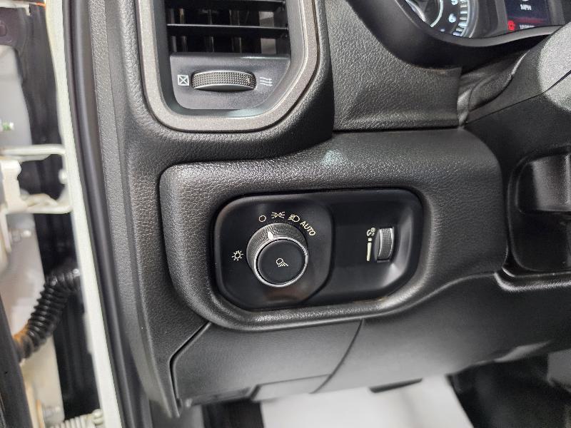 RAM 2500 Tradesman 4x4 Reg Cab 8' Box 2022