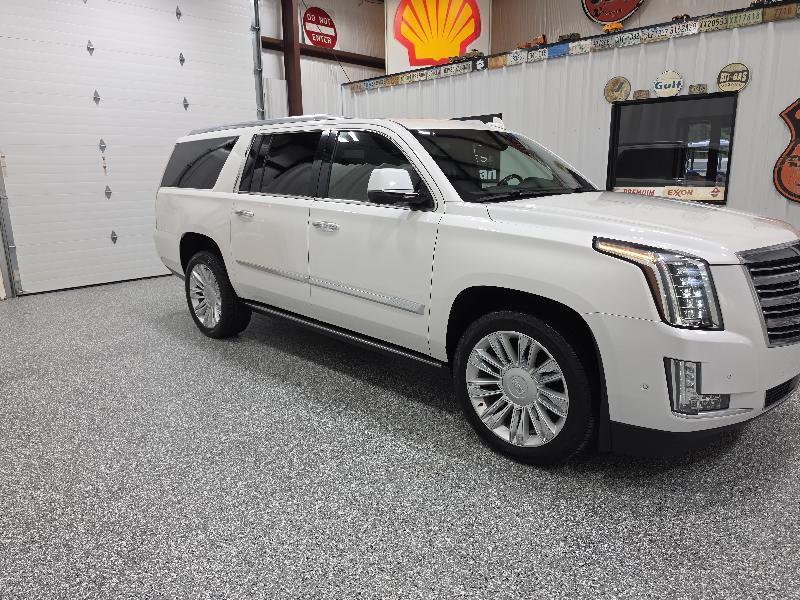 Cadillac Escalade ESV 4WD 4dr Platinum 2018