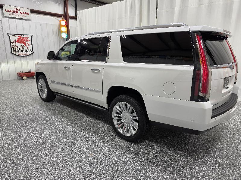 Cadillac Escalade ESV 4WD 4dr Platinum 2018