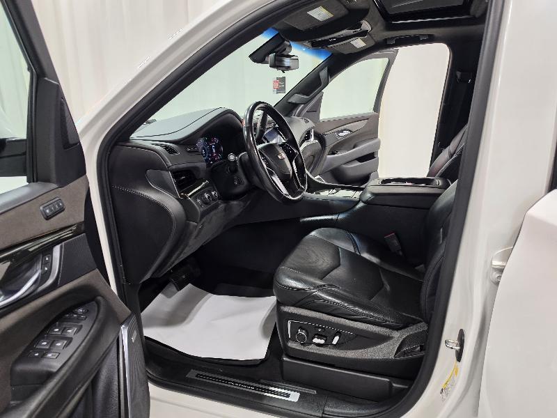 Cadillac Escalade ESV 4WD 4dr Platinum 2018