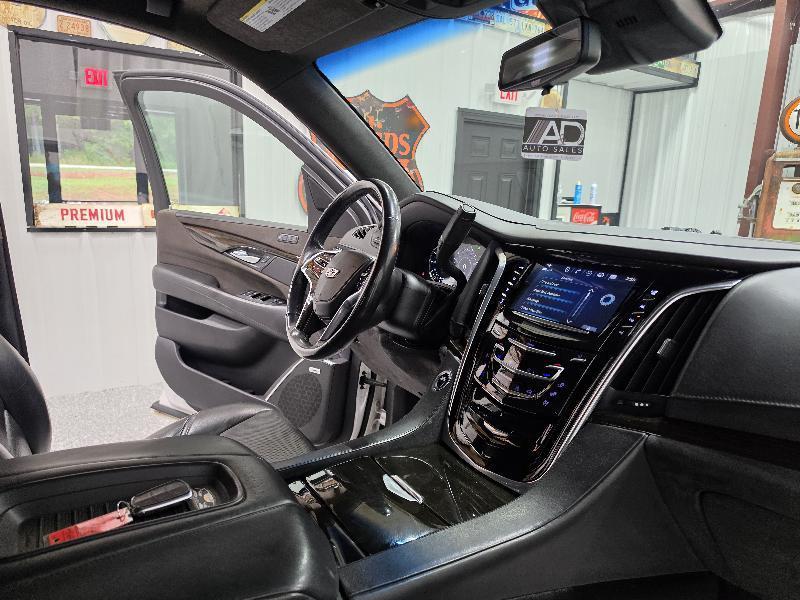 Cadillac Escalade ESV 4WD 4dr Platinum 2018