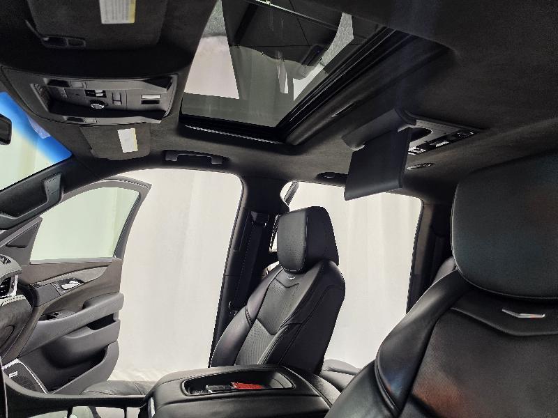 Cadillac Escalade ESV 4WD 4dr Platinum 2018