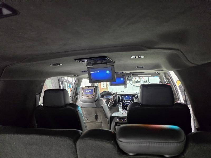Cadillac Escalade ESV 4WD 4dr Platinum 2018