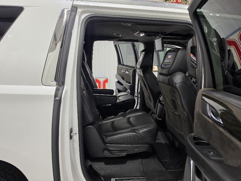 Cadillac Escalade ESV 4WD 4dr Platinum 2018