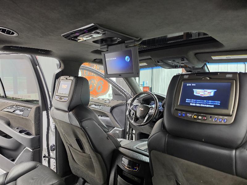 Cadillac Escalade ESV 4WD 4dr Platinum 2018