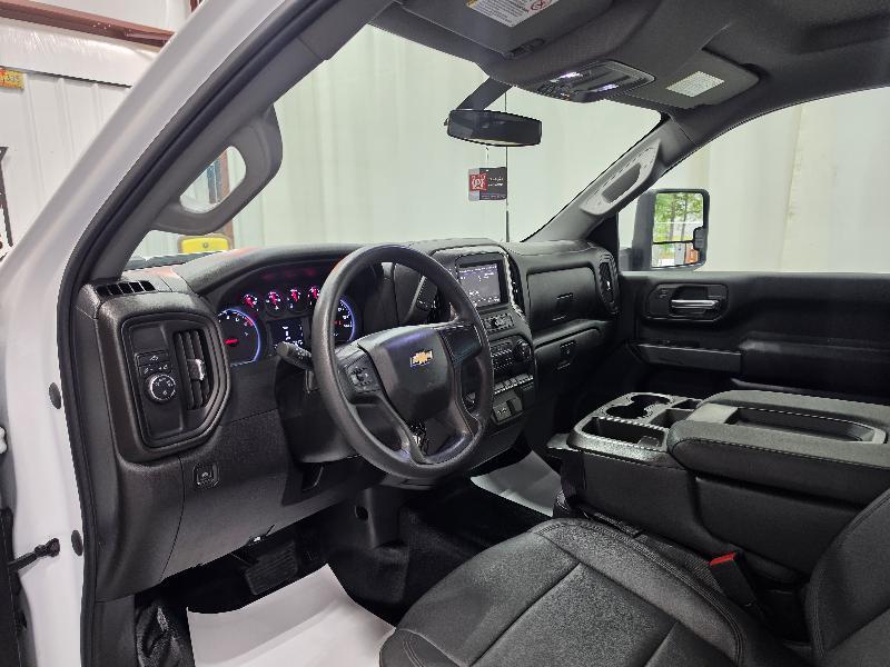 Chevrolet Silverado 2500HD 2WD Reg Cab 142" Work Truck 2023