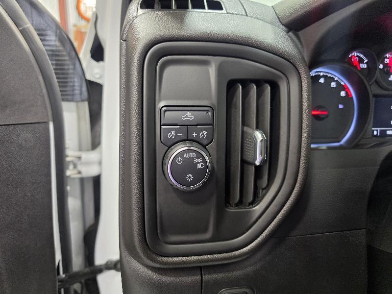 Chevrolet Silverado 2500HD 2WD Reg Cab 142" Work Truck 2023