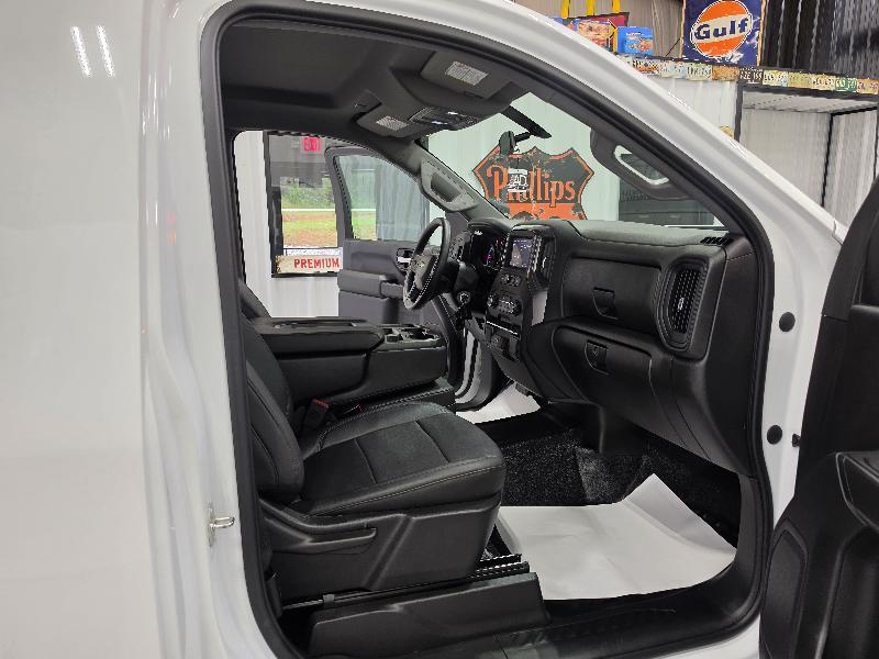 Chevrolet Silverado 2500HD 2WD Reg Cab 142" Work Truck 2023