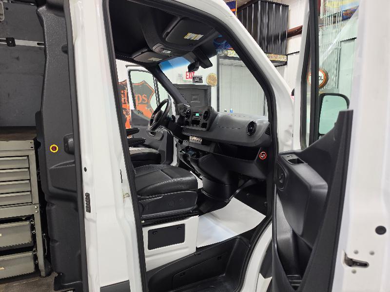 Freightliner Sprinter Cargo Van 2500 High Roof 170" RWD 2021