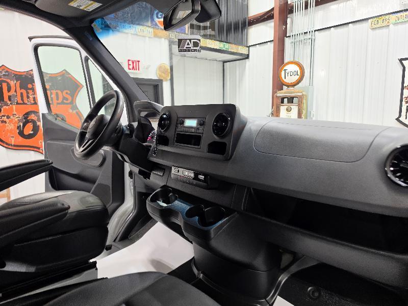 Freightliner Sprinter Cargo Van 2500 High Roof 170" RWD 2021