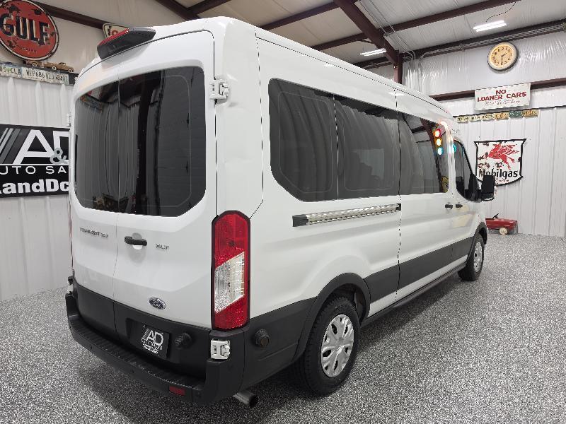Ford Transit photo 6