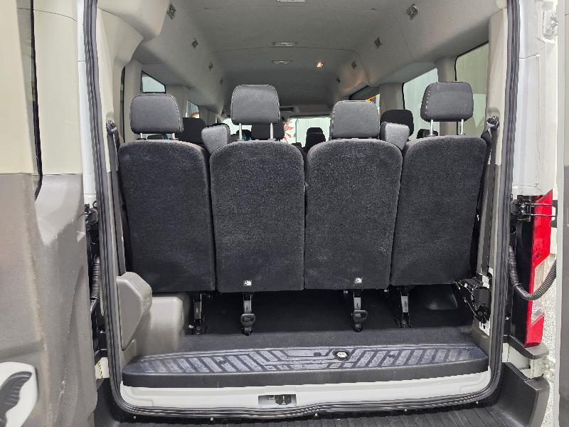 Ford Transit photo 16
