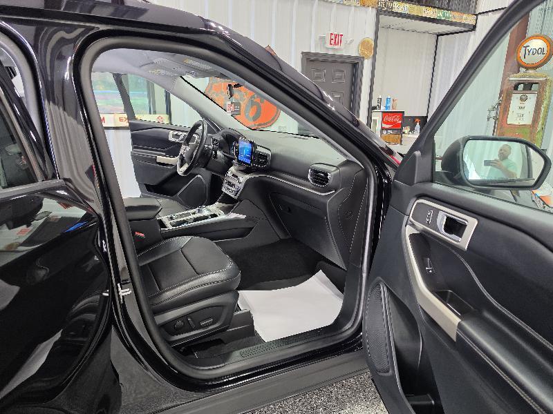Ford Explorer 4dr 114" WB 4.6L XLT 4WD 2020
